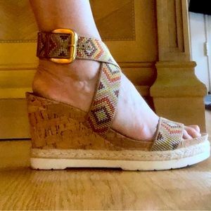 Women’s white mountain wedge. Size 8